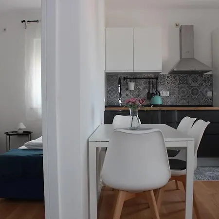 Luce Апартаменти *